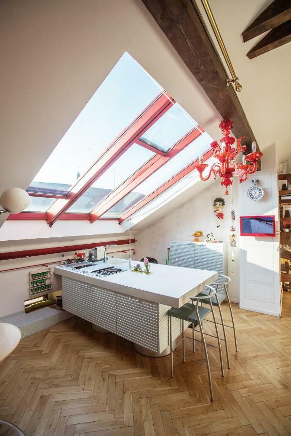 プラハUnique Luxury Loft With Terrace In Old Townアパートメント エクステリア 写真