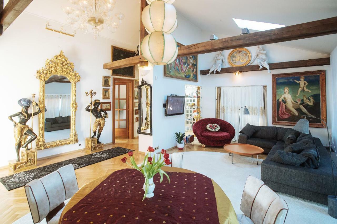 プラハUnique Luxury Loft With Terrace In Old Townアパートメント エクステリア 写真