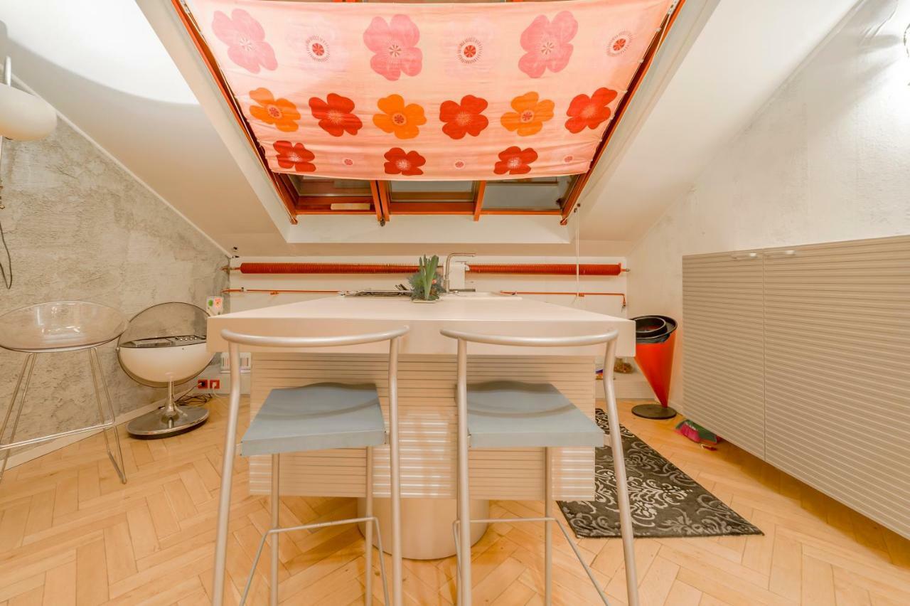 プラハUnique Luxury Loft With Terrace In Old Townアパートメント エクステリア 写真
