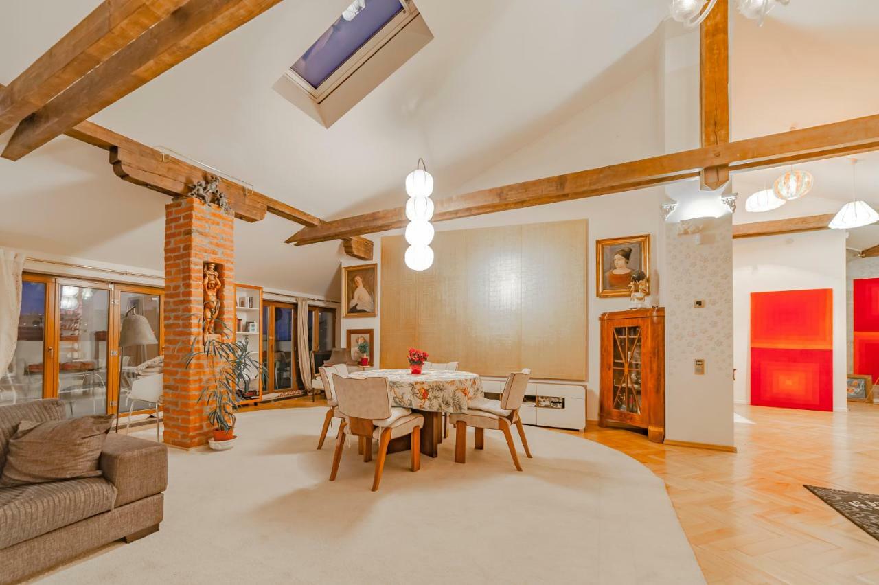 プラハUnique Luxury Loft With Terrace In Old Townアパートメント エクステリア 写真