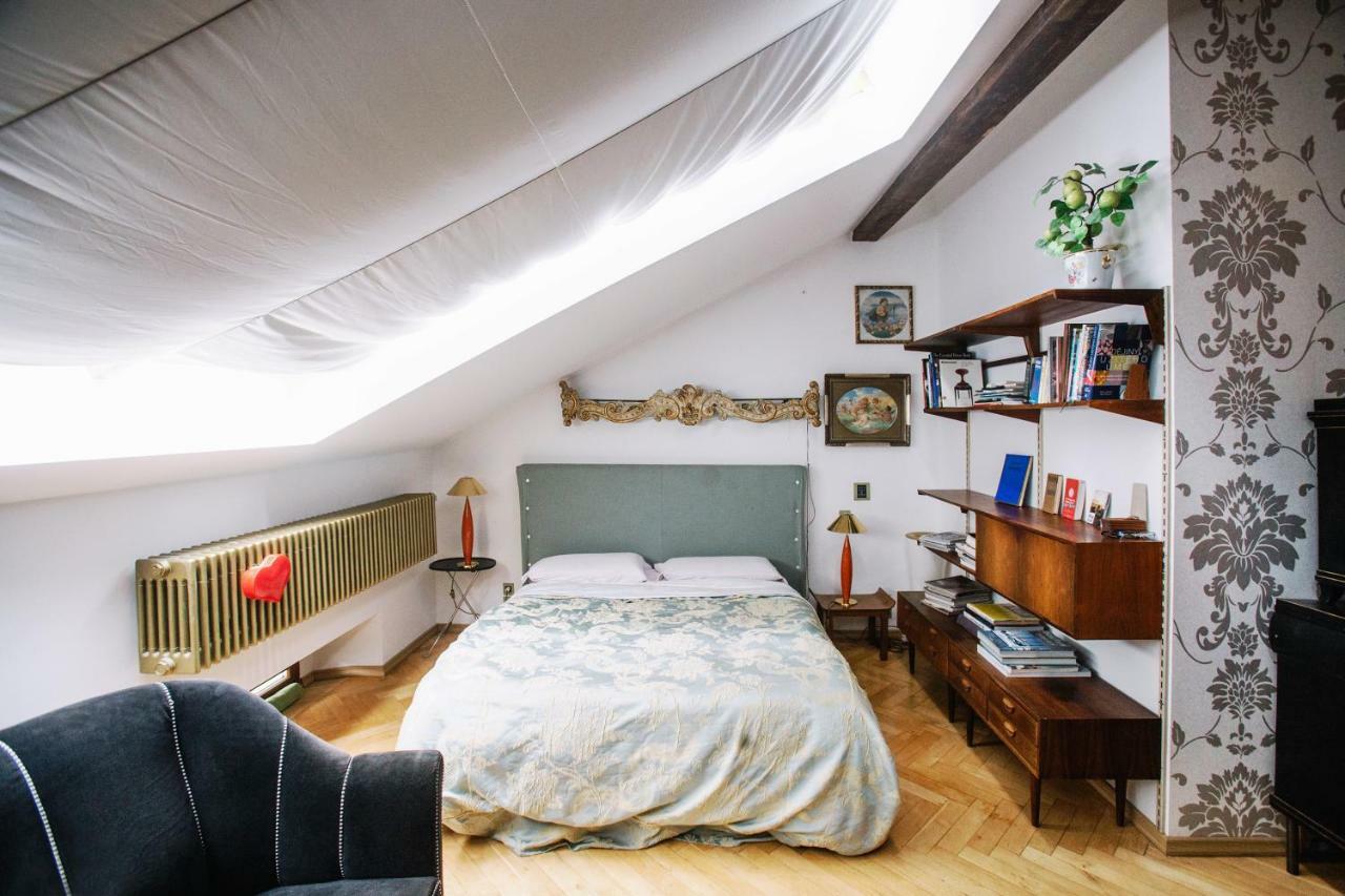 プラハUnique Luxury Loft With Terrace In Old Townアパートメント エクステリア 写真