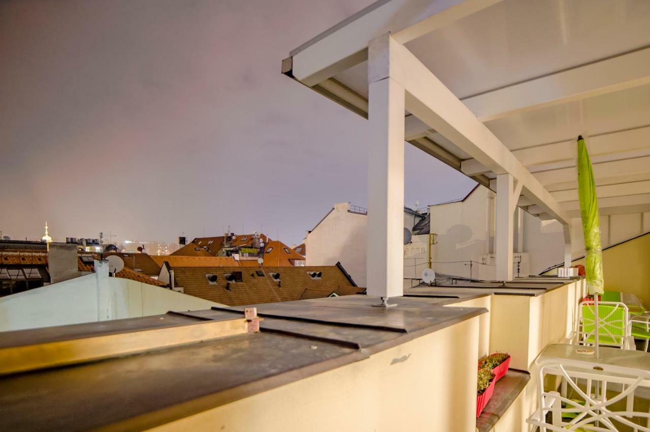 プラハUnique Luxury Loft With Terrace In Old Townアパートメント エクステリア 写真